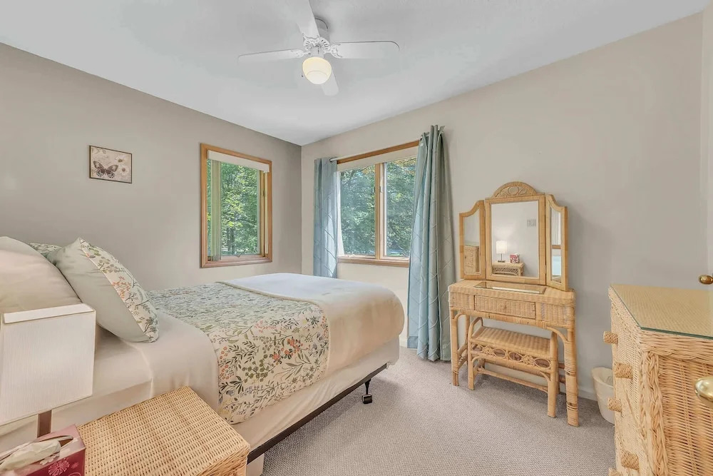 Large Family Friendly House on the Fairway Hideout