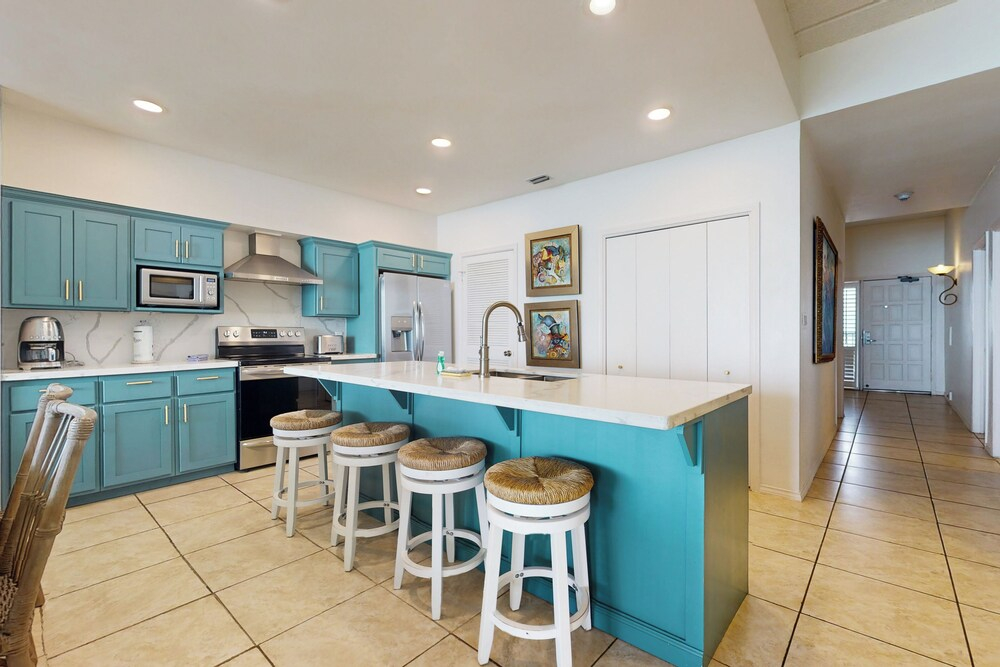 3BR All-suite Penthouse: Suntide III - Unit 1103