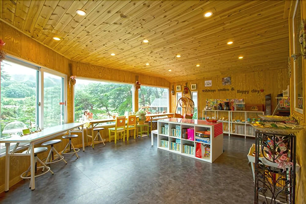 Hoengseong Fairy Tale Hut Pension