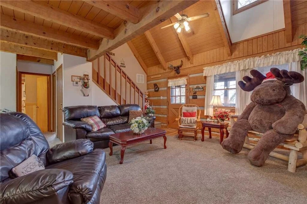 Moose Crossing - Three Bedroom Cabin