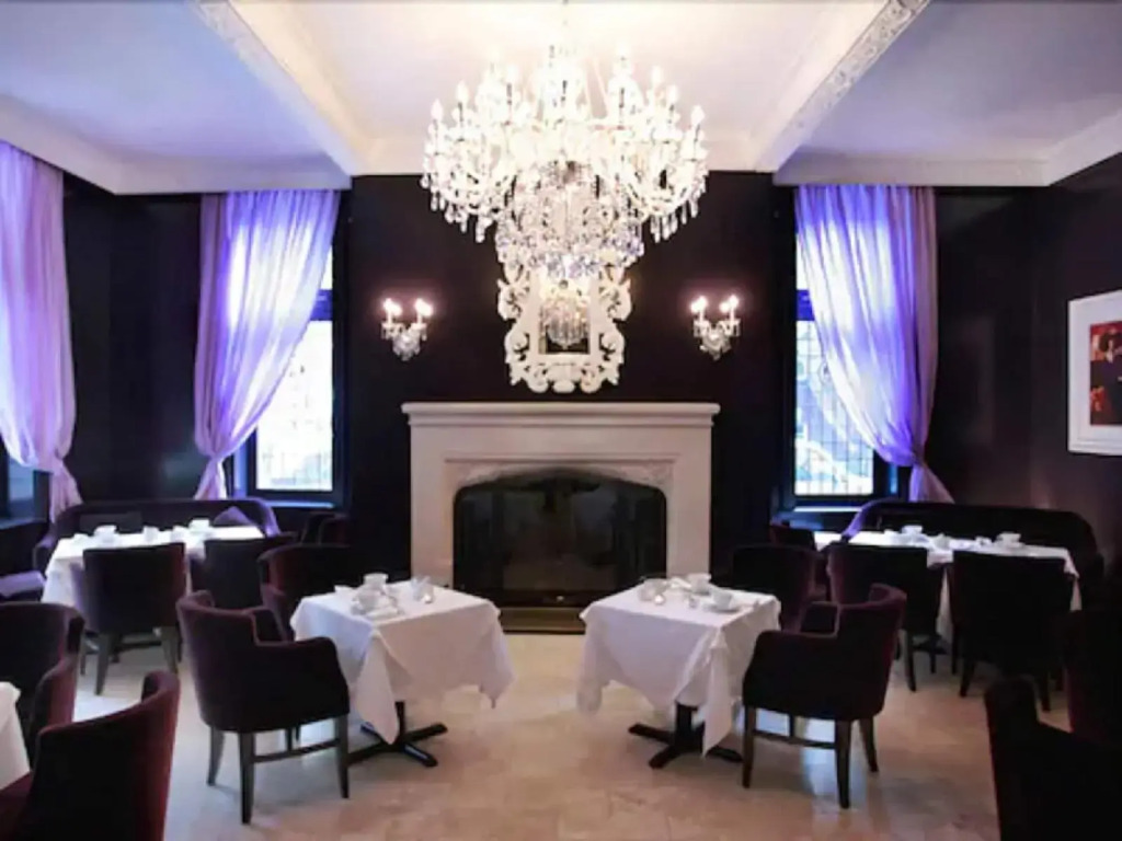 Windsor Arms Hotel