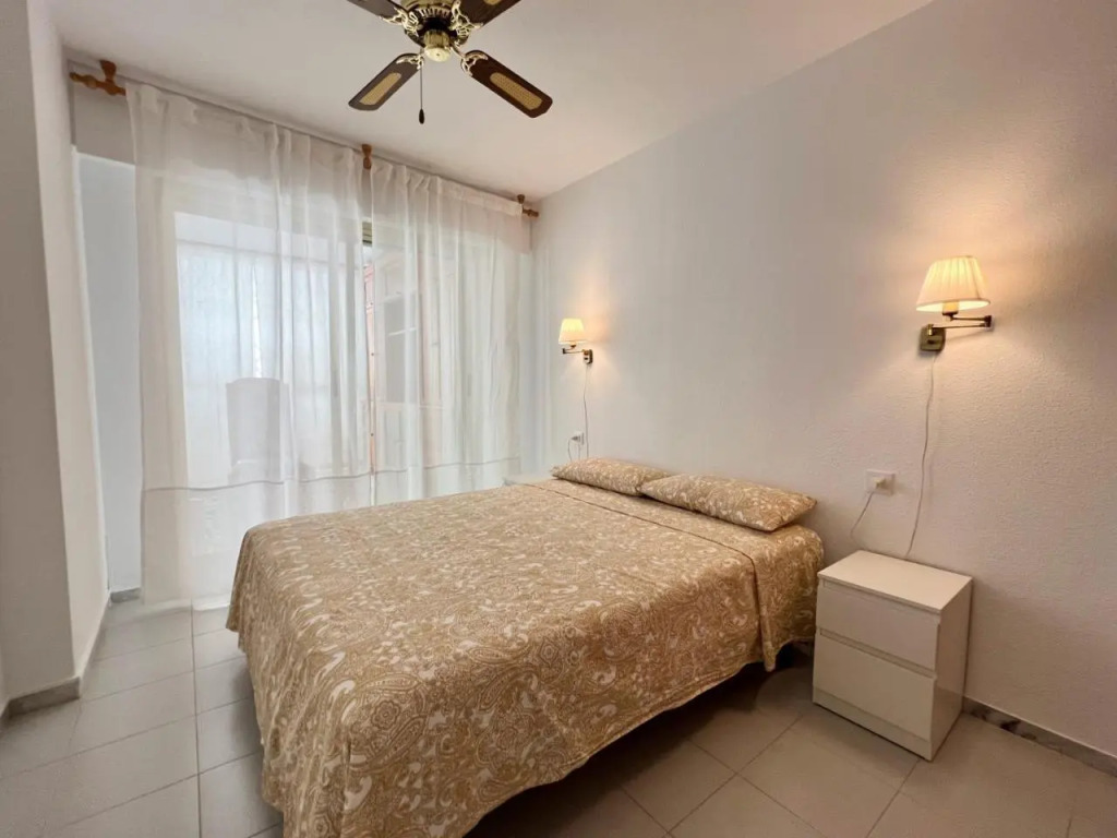 Two-Bedroom Apartment with pool, terrace in Alicante