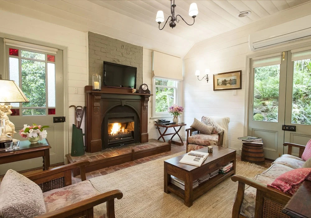 Candlelight Cottage