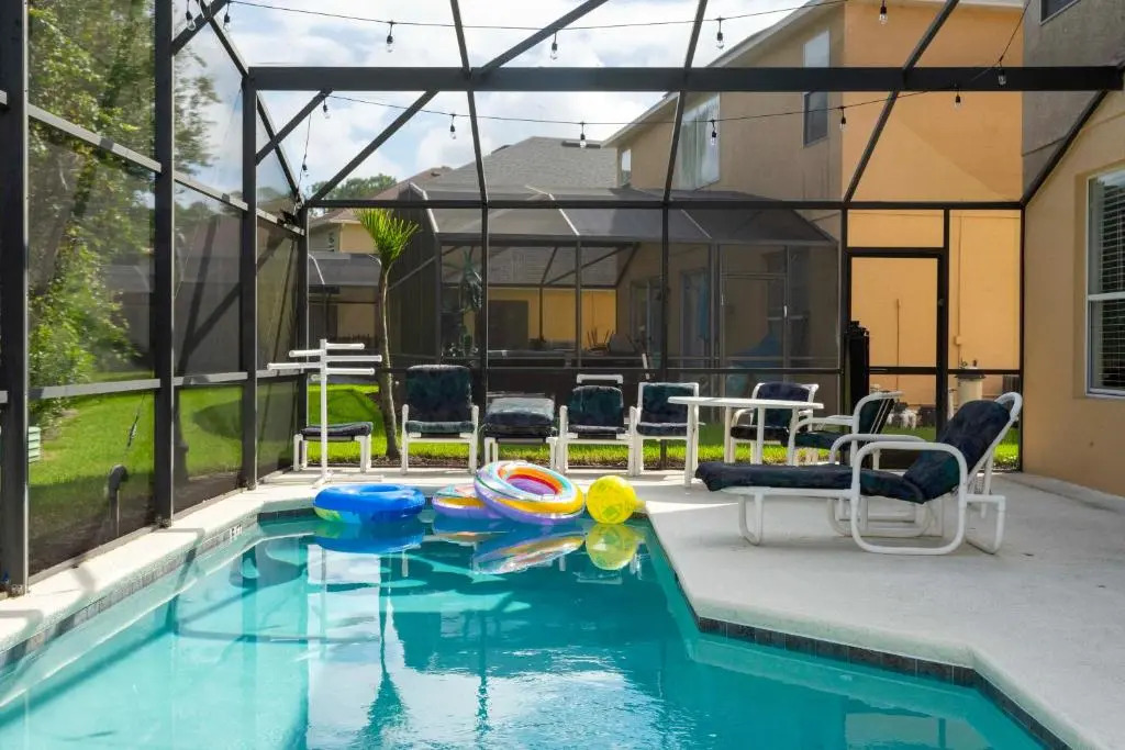 7 Bedroom Mansion Near Disney