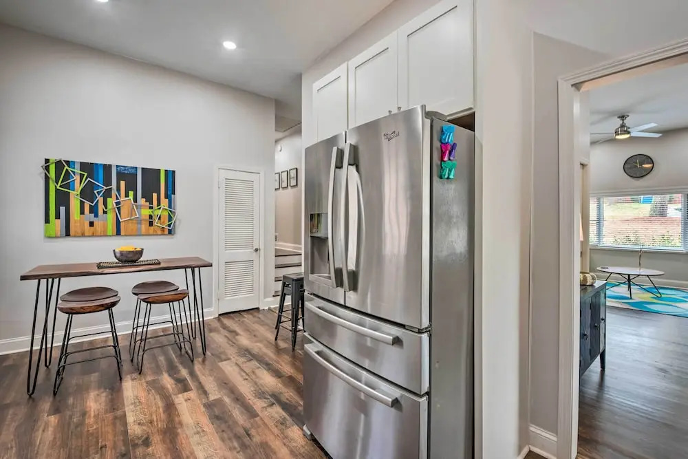Atlanta Retreat w/ Deck in Greenbriar Area