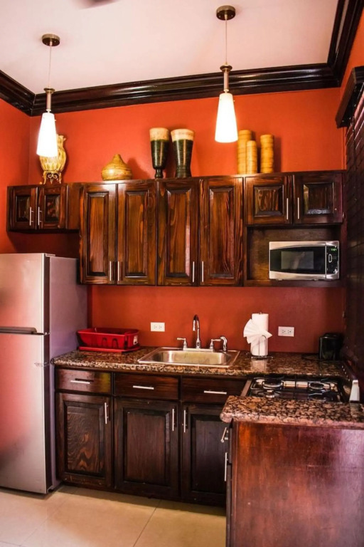 Brownstone 1