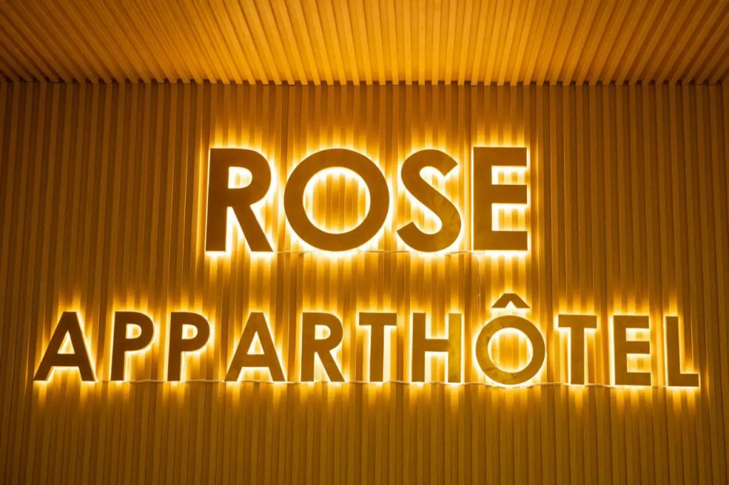 Rose Hotel