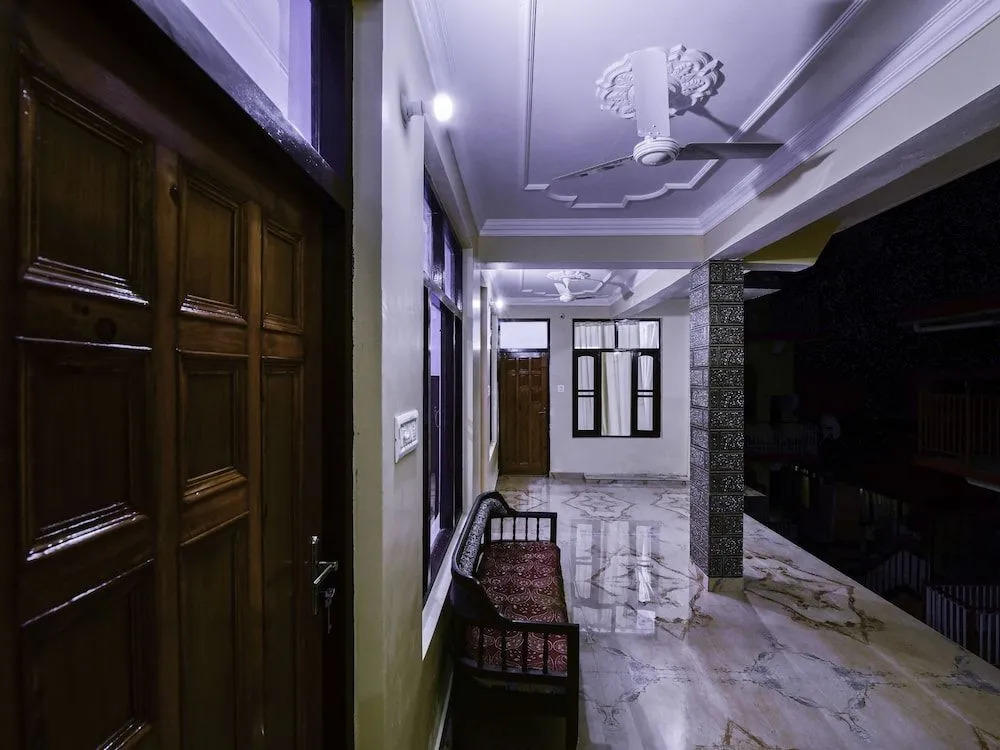OYO 18595 Home Exotic Stay Tibetan Mini Market