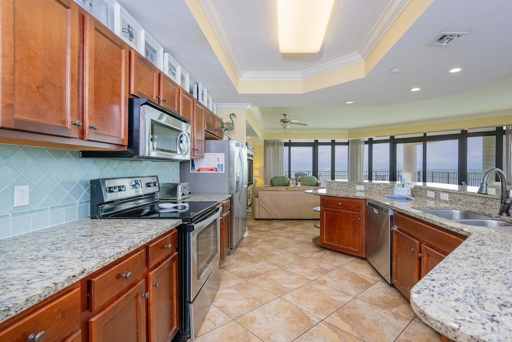 The Oasis 601 Formerly Phoenix West Ii 601 4 Bedroom Condo