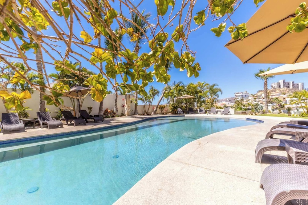 New 2 BR Condo in San Jose - Pool - Tennis