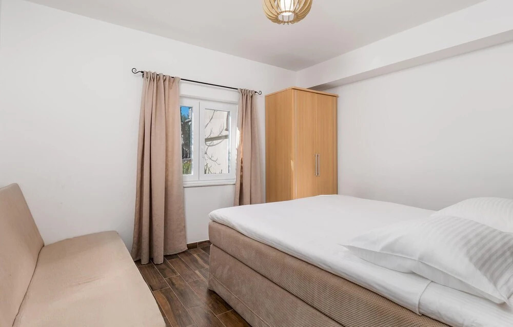 Amazing Apartment in Cres With 1 Bedrooms and Wifi