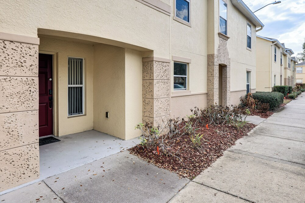 5 Mi to Wdw! Spacious Resort Escape w/ Pool Access