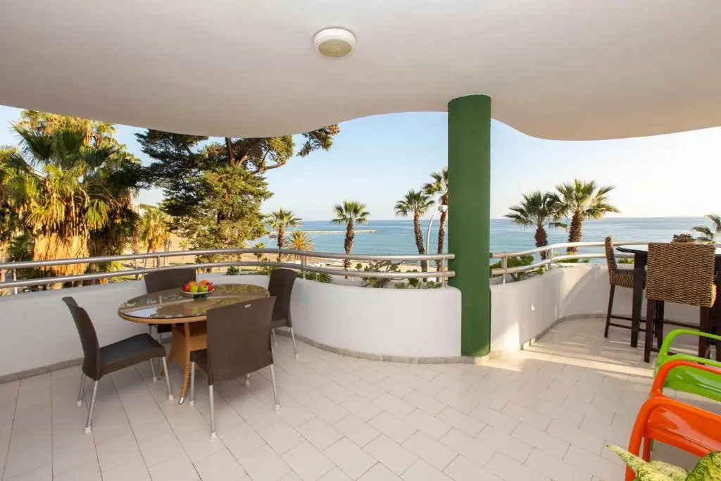 Villa Venecia, Apartamento de Lujo en 1º línea de playa + parking