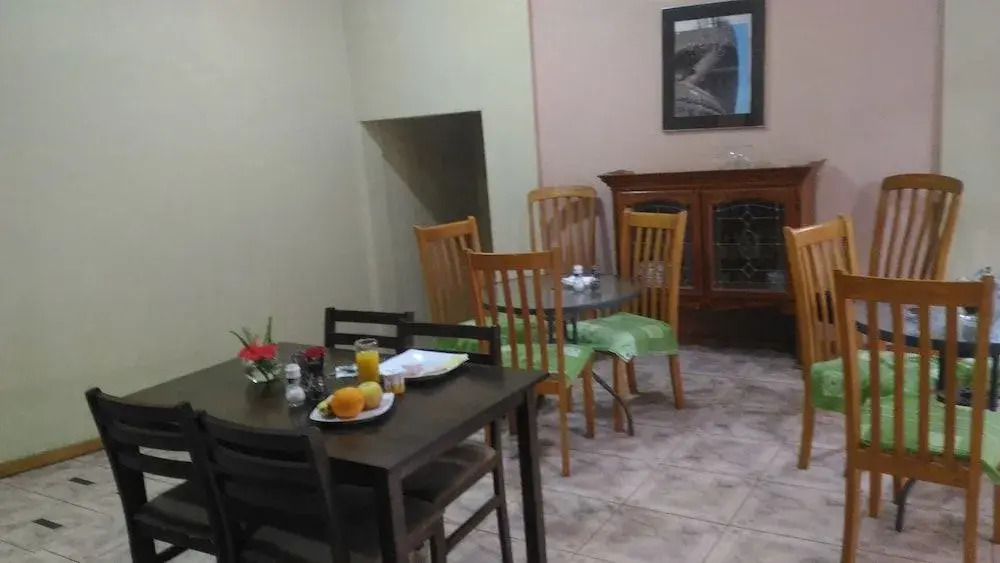 Hotel Tekarera