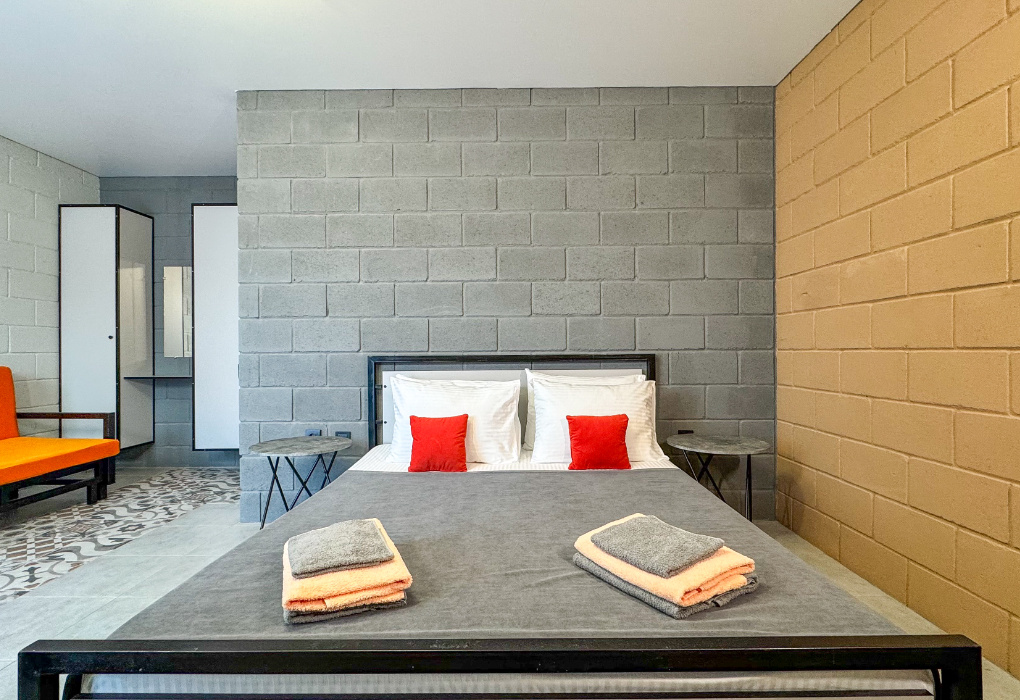 "Aquarius Hotel"