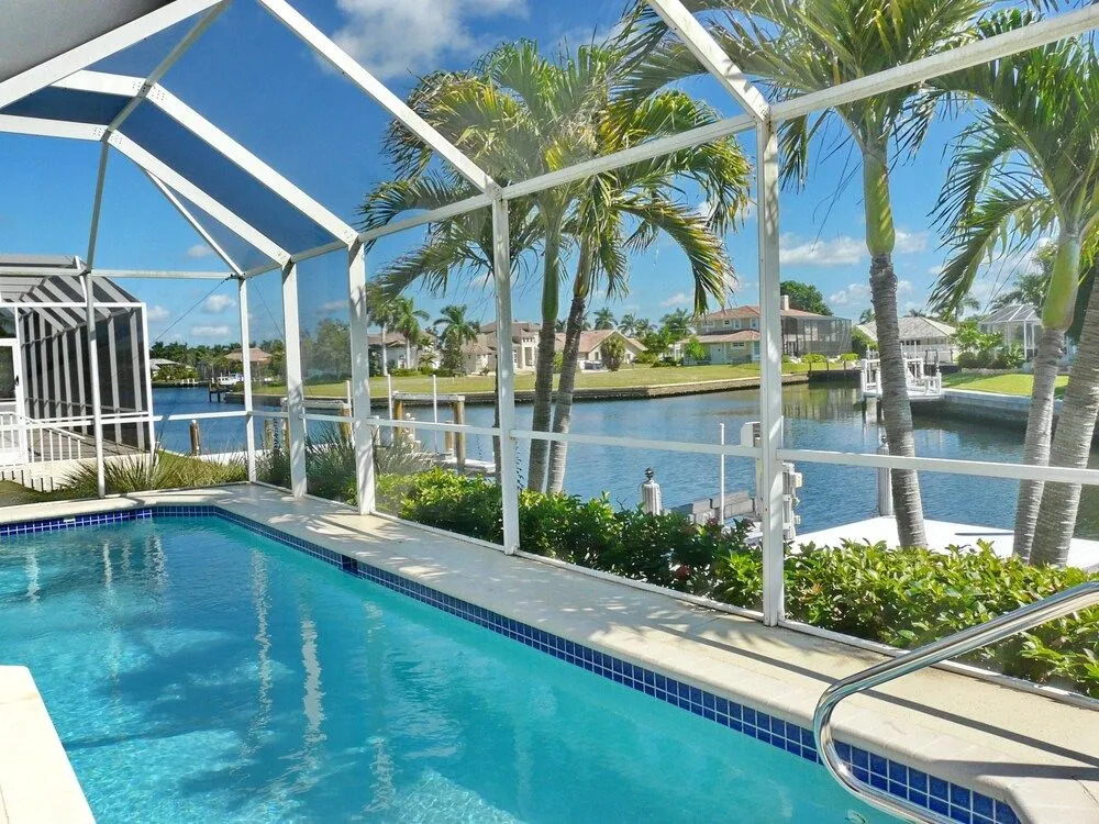 Luxuriously Furnished Waterfront Home With Pool/spa