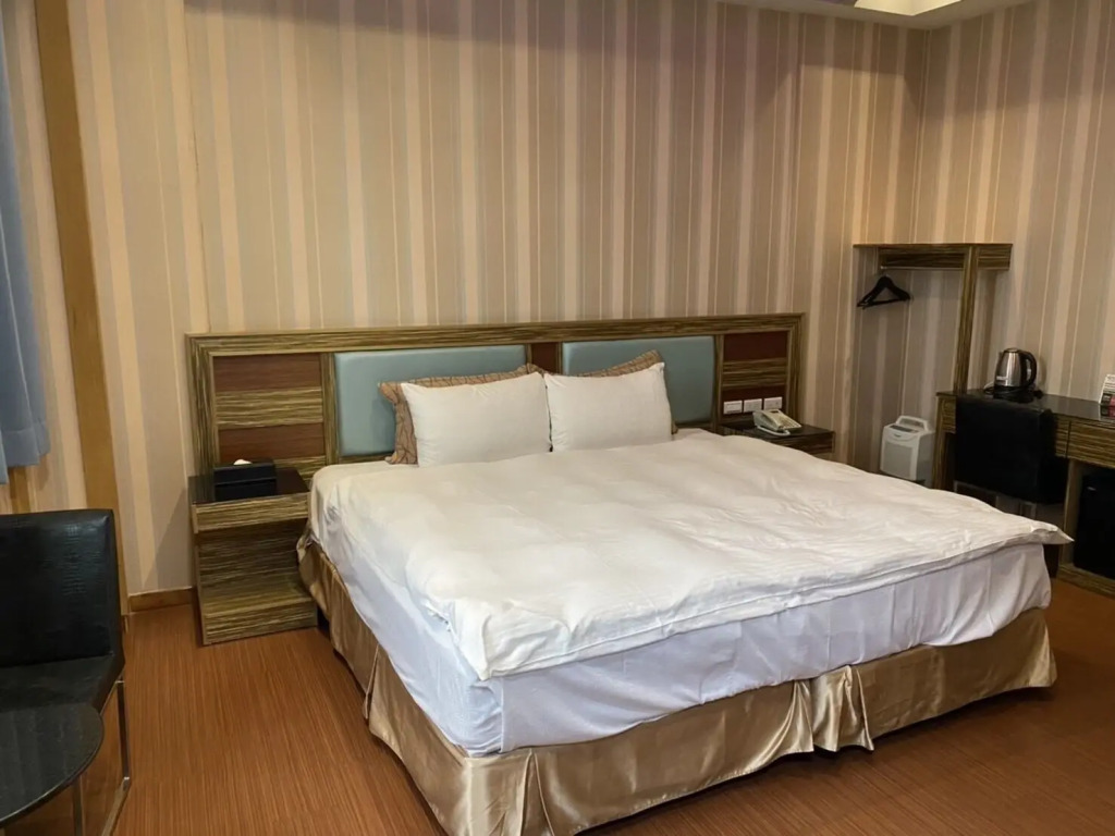Wei Feng Hotel - Kaohsiung