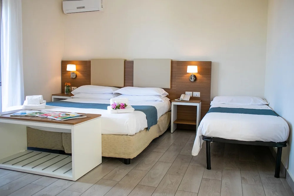 Hotel Casarossa Beach & Sporting