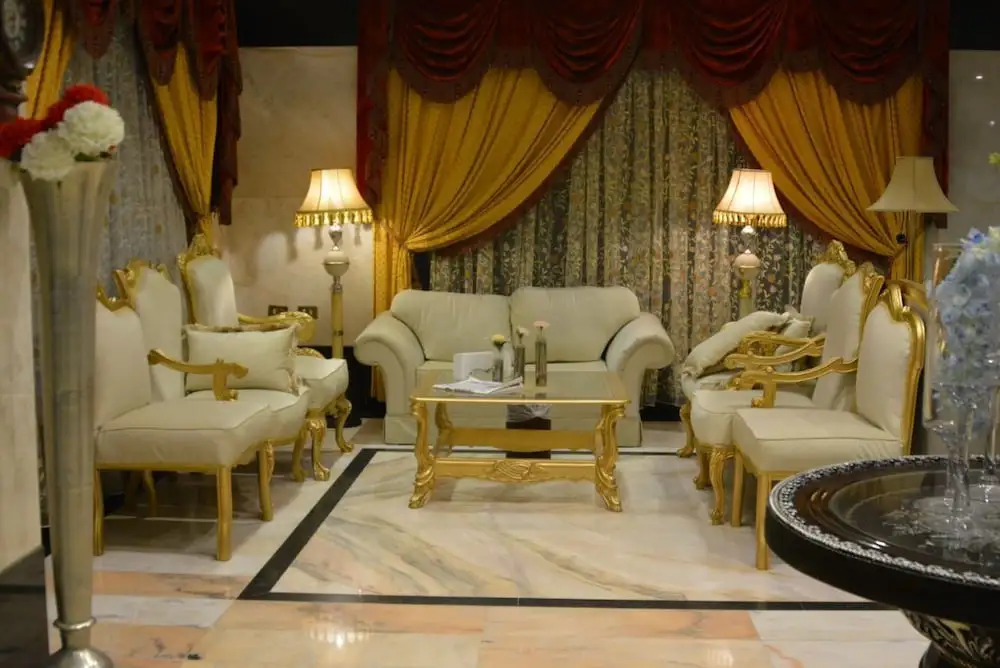 Luxurious House