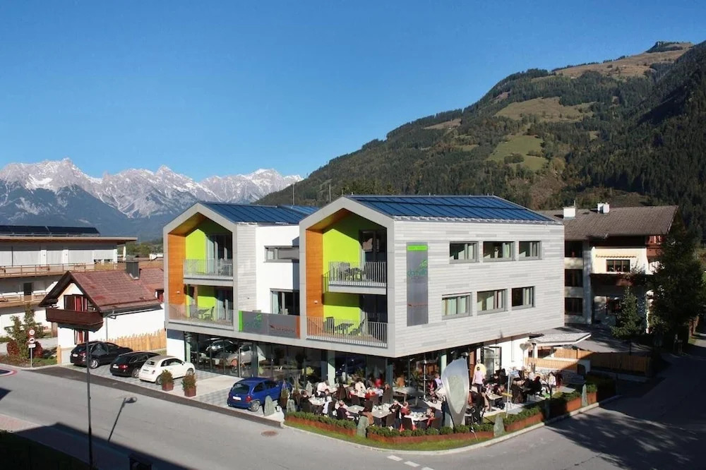 Die Dorfvilla - Includes Tauern Spa Kaprun Wellness Access 13 km away