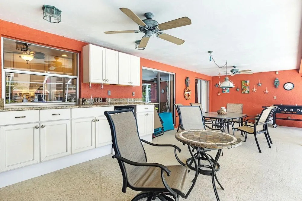 River Oasis by Distinctive Beach Rentals