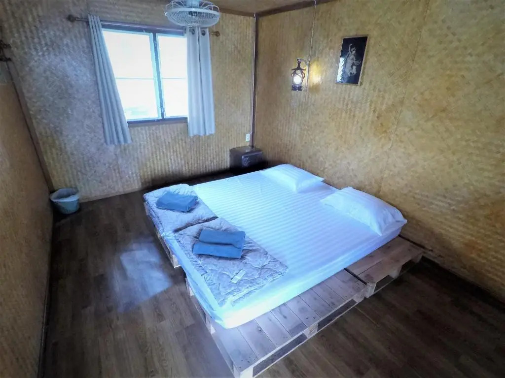 T & T Hostel Kanchanaburi