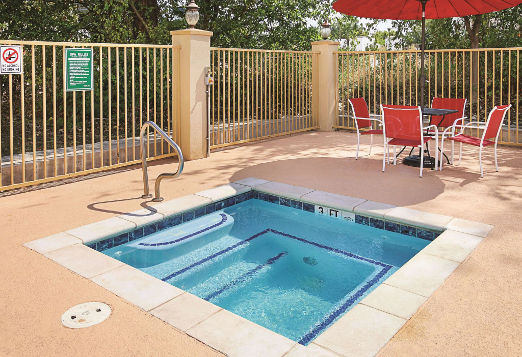 La Quinta Inn & Suites by Wyndham South Dallas - Hutchins