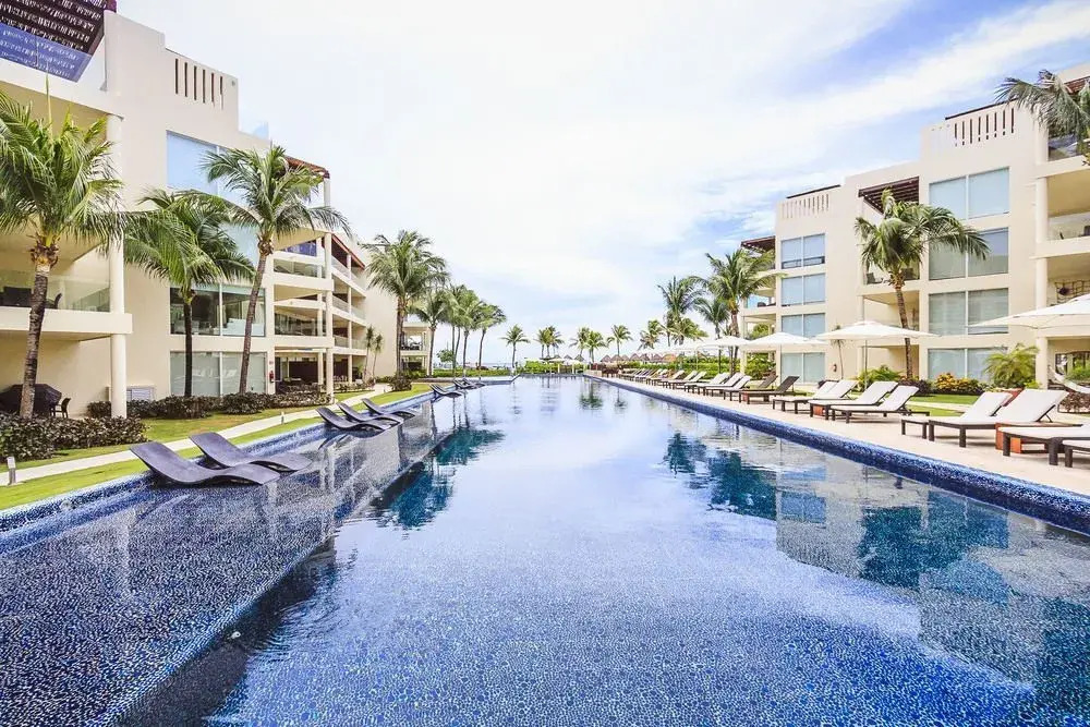 Luxury Complex - Infinity Pool and Private Beach Club - At The Elements Condos 108