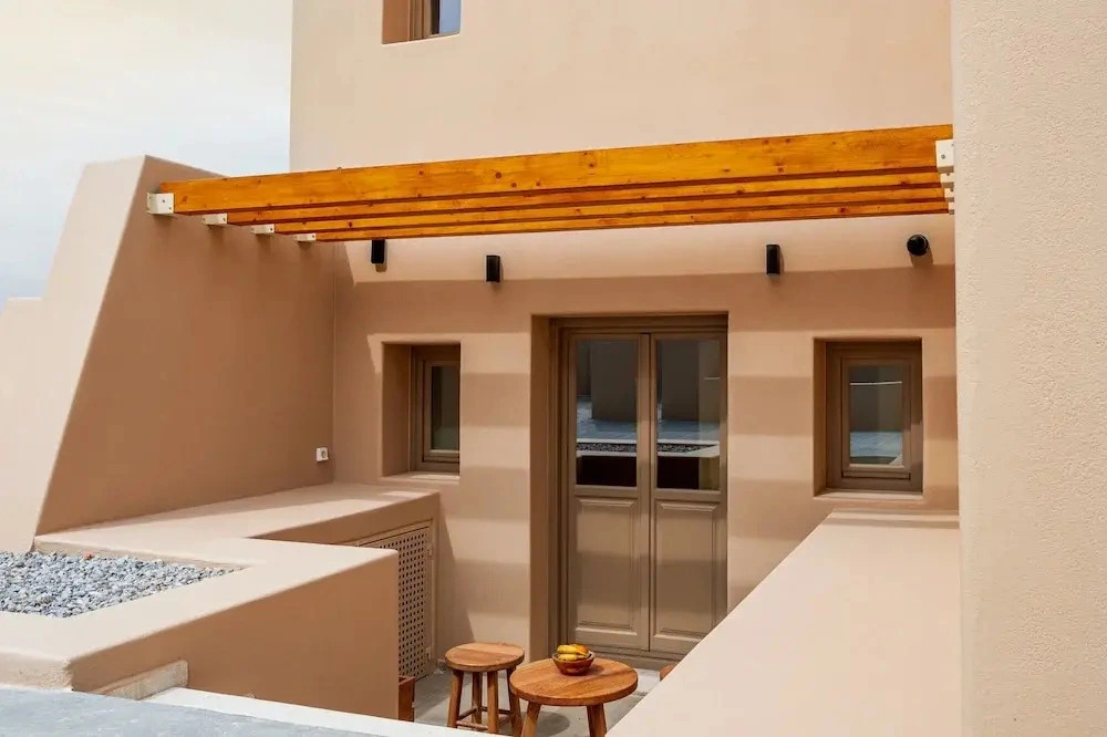 Santorini - Villa - Sleeps 5 - Pool - Parking