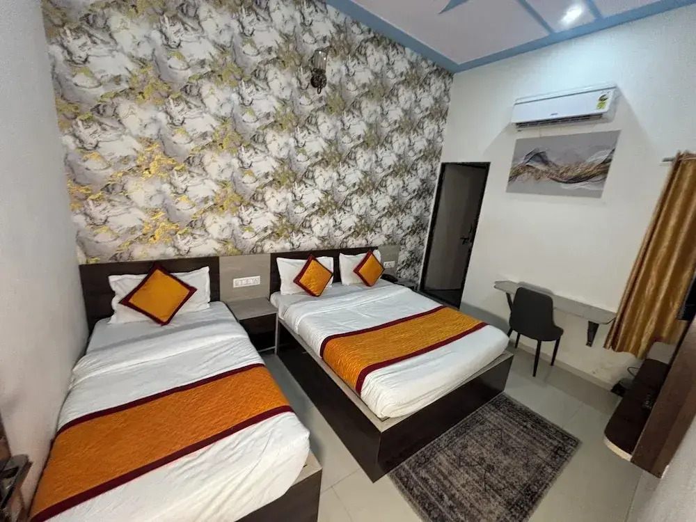 Hotel Hanuman Palace-450 meter Khatu Shayam Ji Temple