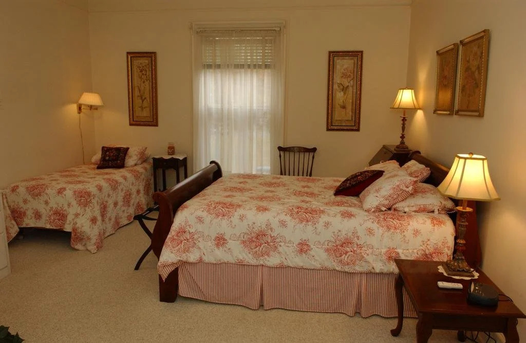 Chapin Park Bed & Breakfast
