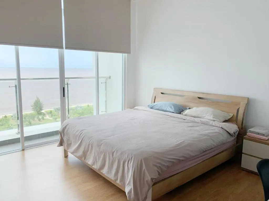 Bay Resort Condominium, 7, Beach-front Sea view, 6-8 PAX