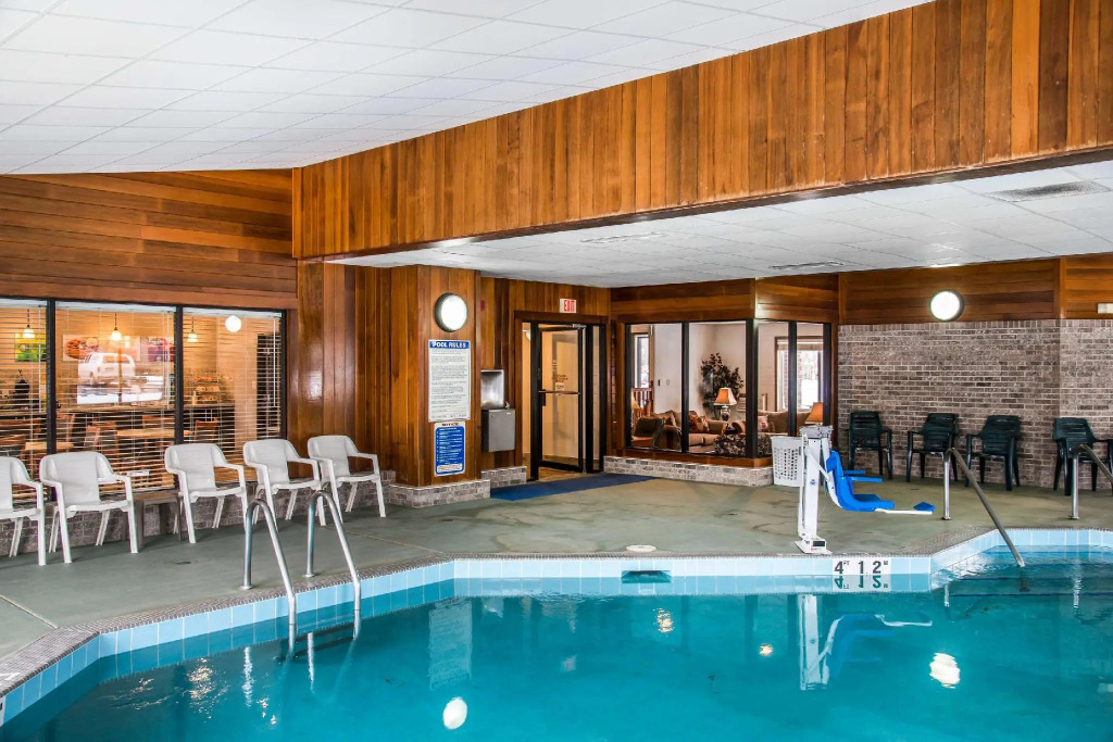 Hudson Inn & Suites
