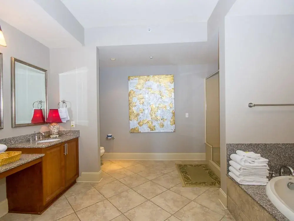 Bel Sole Penthouse 1801 - 4 Br condo