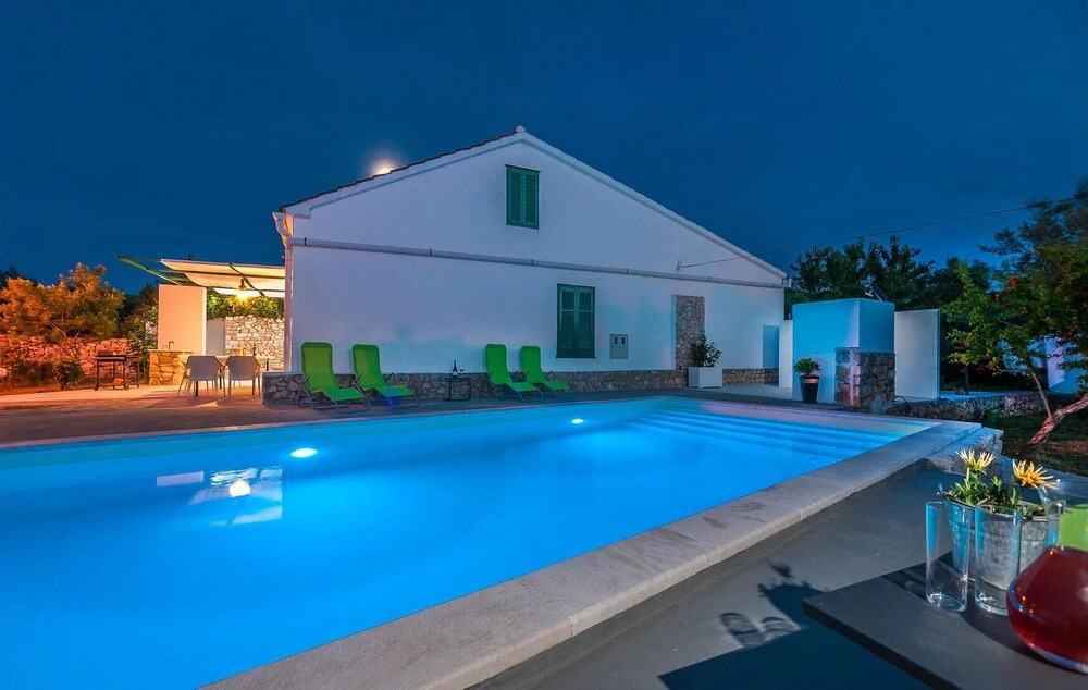 Stunning Home in Lukoran With Outdoor Swimming Pool, Wifi and 4 Bedrooms
