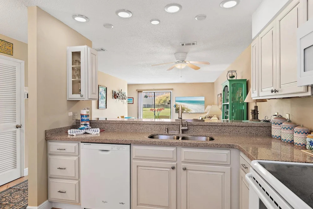 Summerhouse Townhomes #2- Changes in Attitude