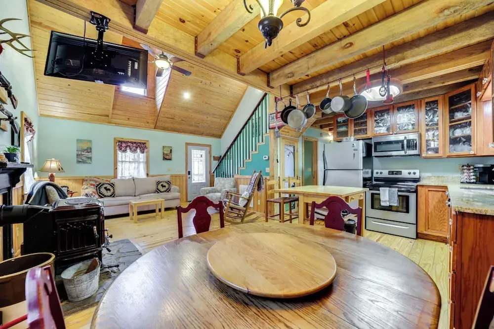 Santeetlah Lake Retreat w/ Dock: Walk to Water!