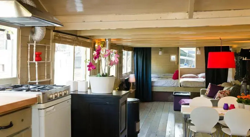 Houseboat Prince-Avalon