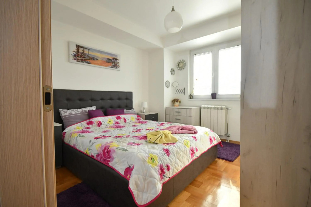 New, Modern & Luxury Apartment in the City