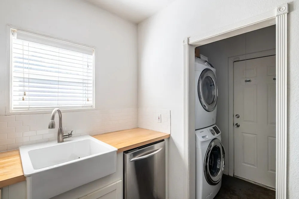 Cozy 2BR Home in Central Phoenix by WanderJaunt