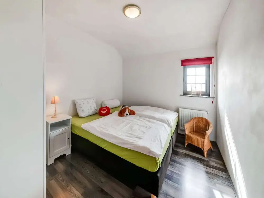 Green Hillside Apartment-petit Wilogne