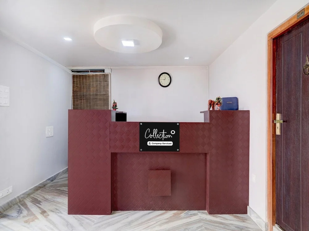 Deluxe55 Pillars House