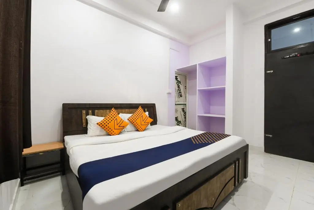 SPOT ON 74614 Hotel Radhika Palace