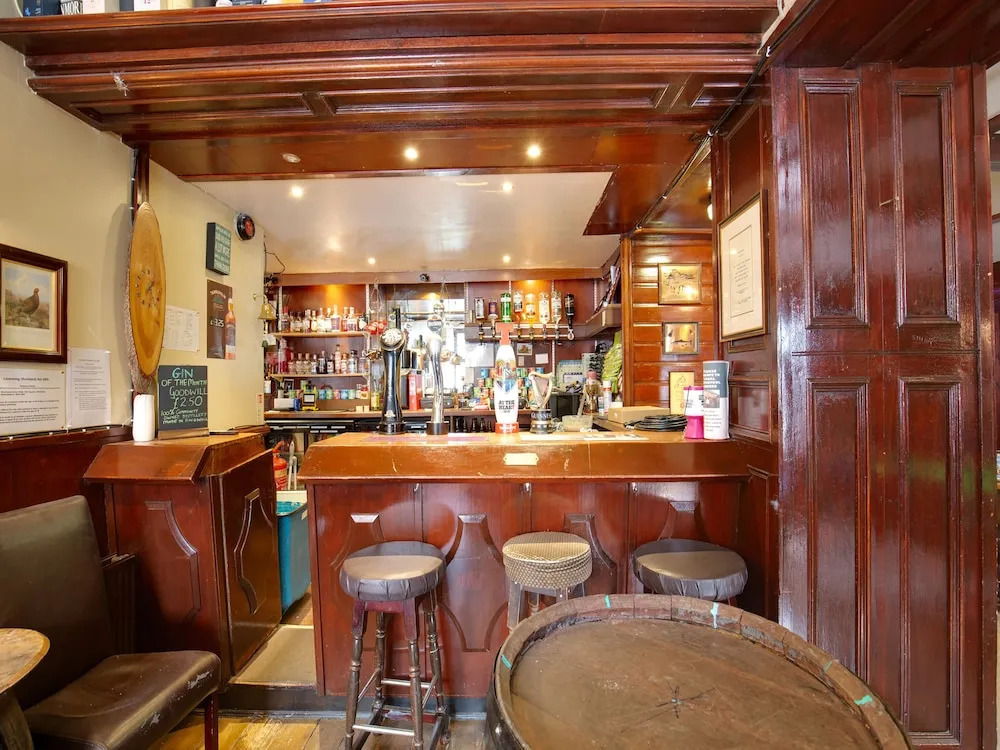 The Richmond Arms Hotel by OYO
