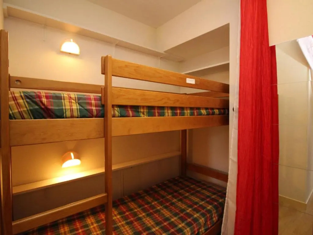 Appartement La Bourboule, 3 pièces, 4 personnes - FR-1-608-53