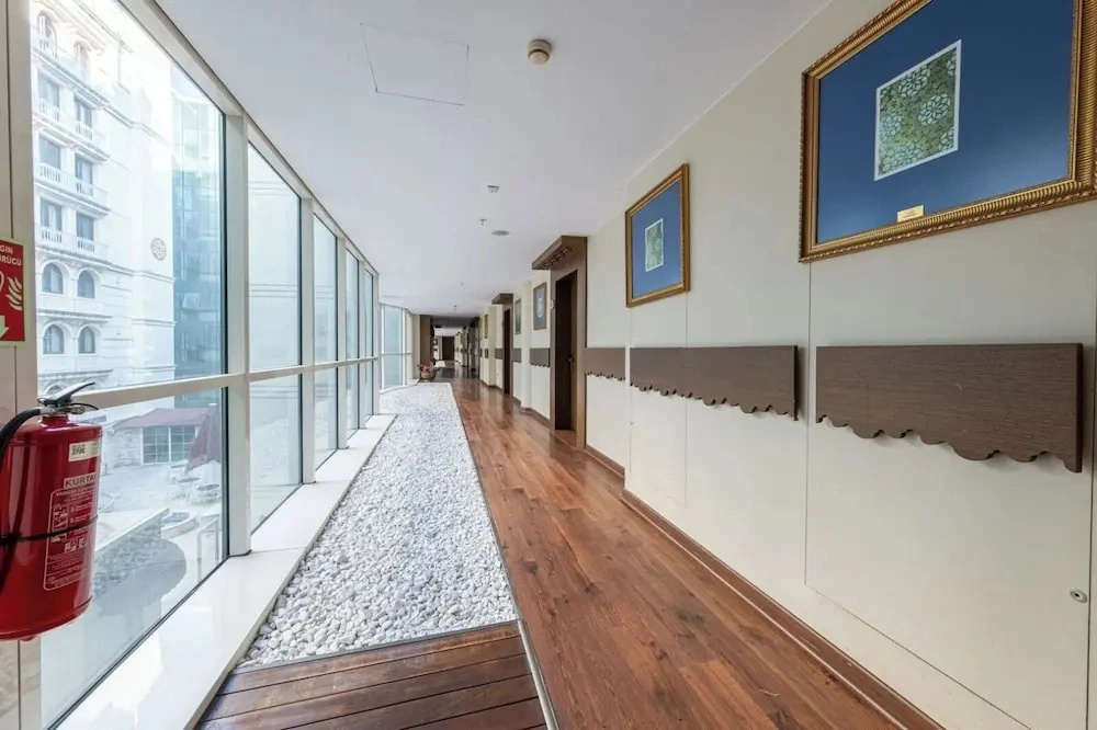 Eli̇t Perla Suit