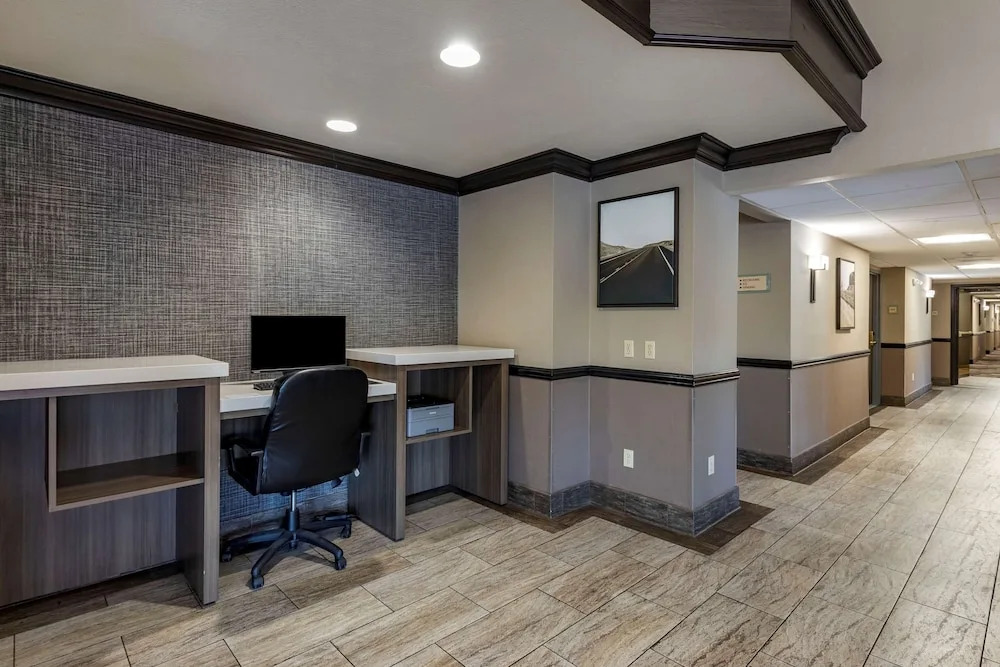Holiday Inn Express Las Vegas-West (The Lakes)