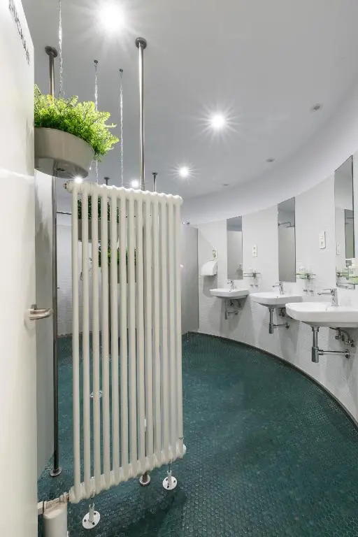 GLOBETROTTER HOSTEL, by Albany