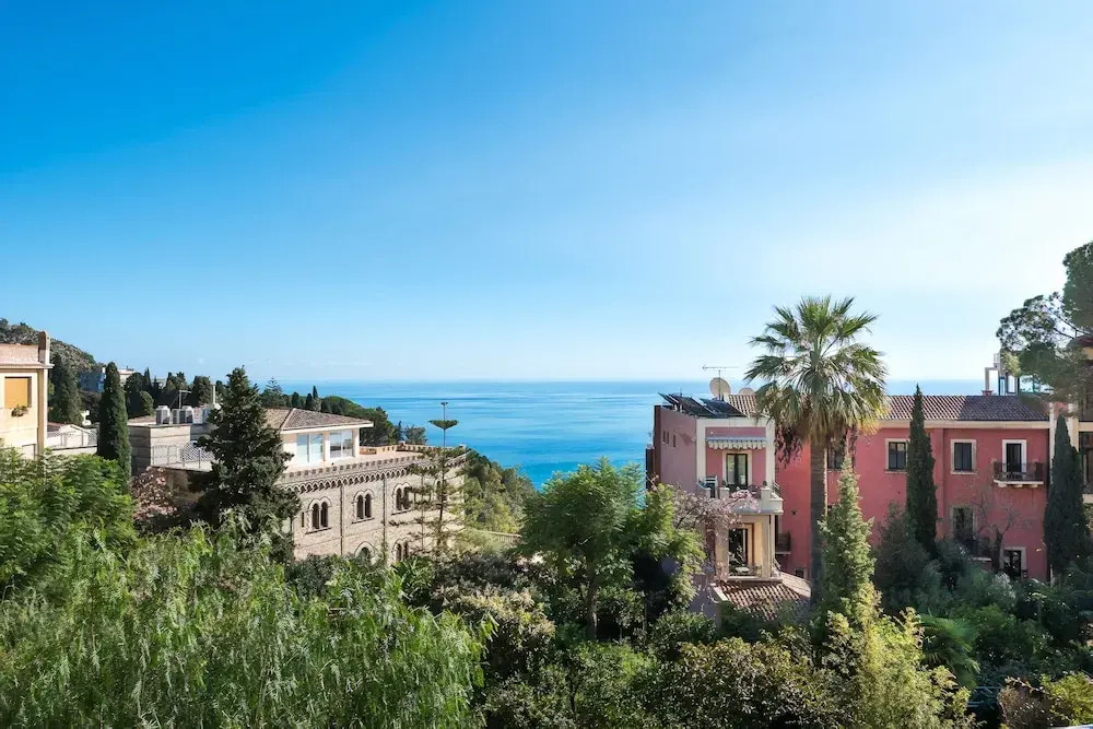 Luxury Villa Taormina city center, terrace with views