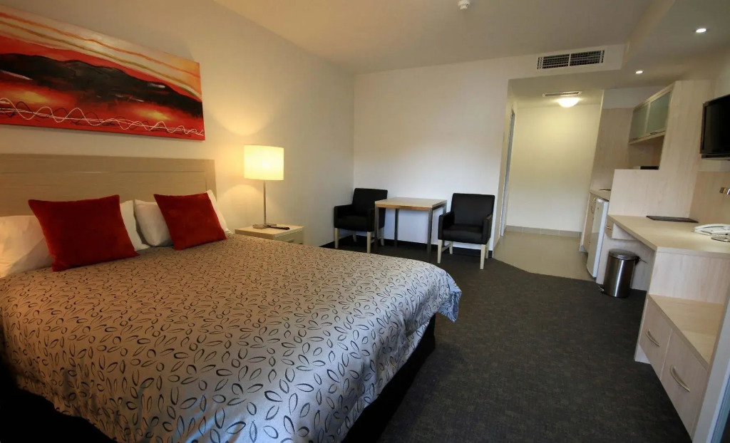 Jephson Hotel & Apartments